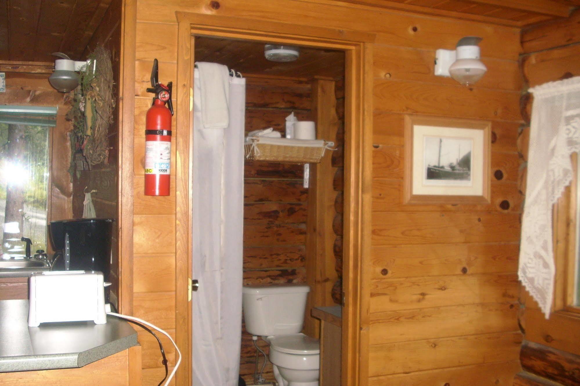 Box Canyon Cabins Сьюард Экстерьер фото